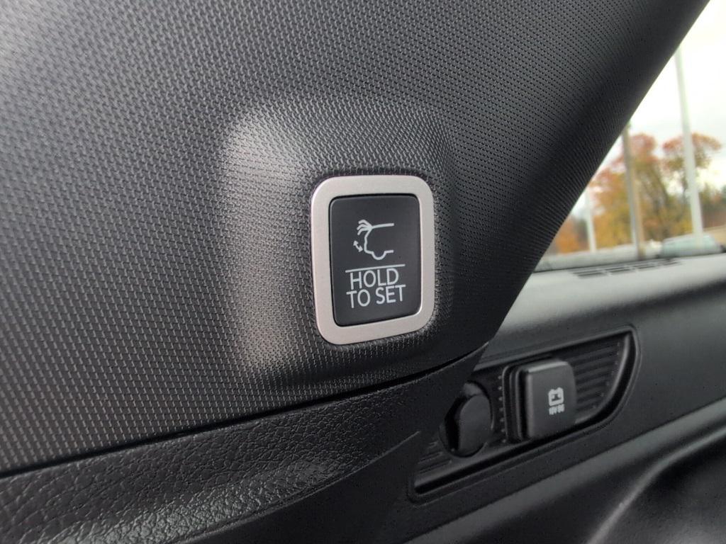 new 2025 Jeep Grand Cherokee car, priced at $43,670