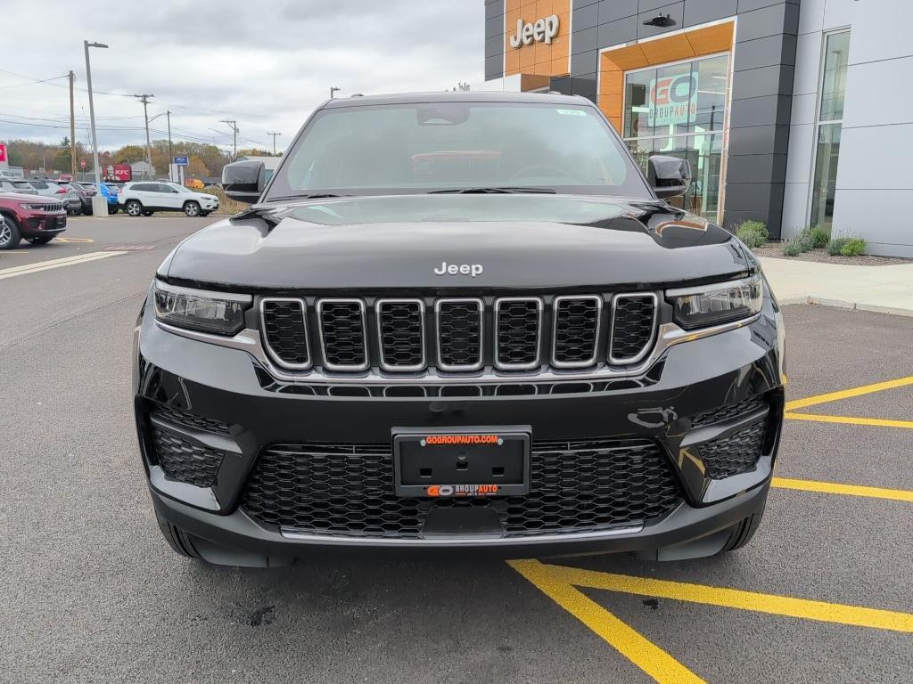 new 2025 Jeep Grand Cherokee car, priced at $43,670