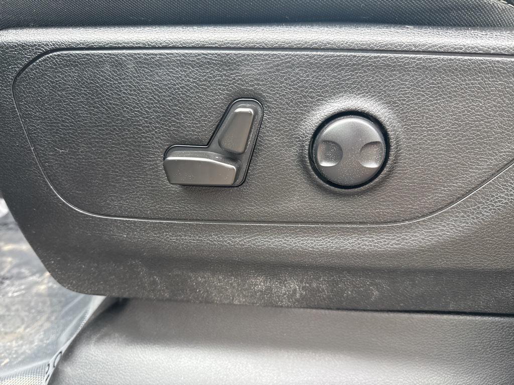 used 2022 Ram 1500 car, priced at $37,600