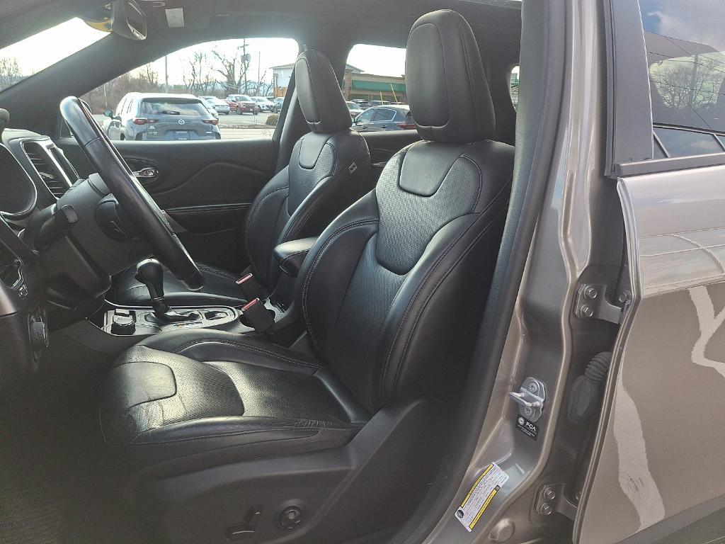 used 2021 Jeep Cherokee car, priced at $18,869