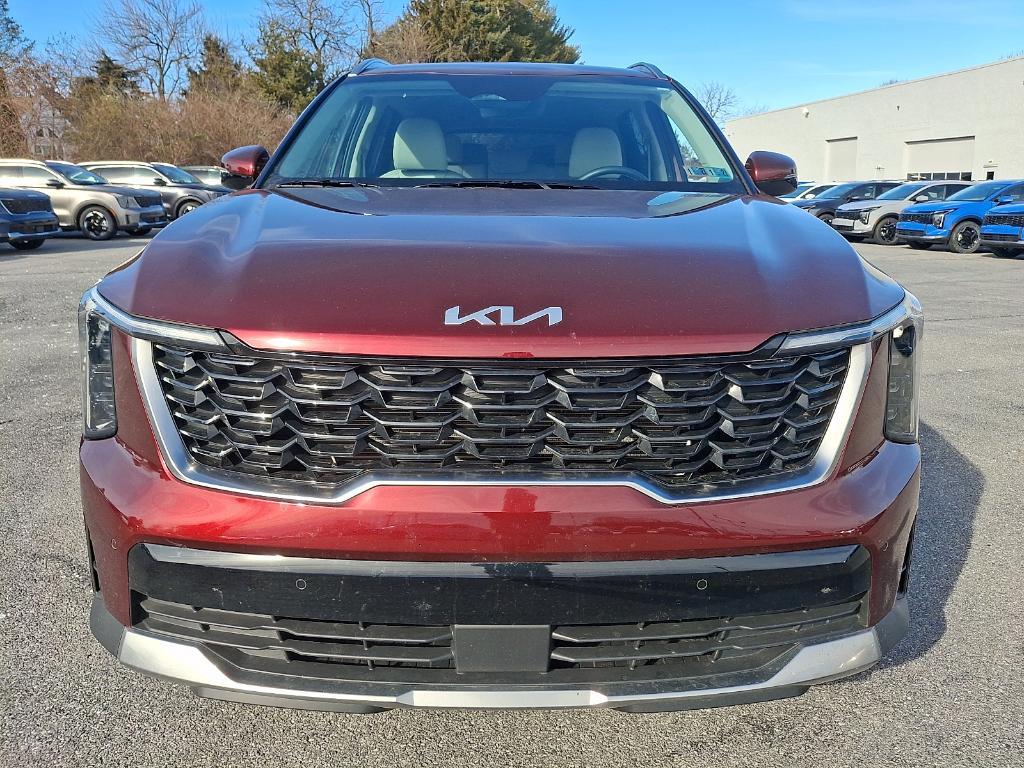used 2025 Kia Sorento car, priced at $35,105