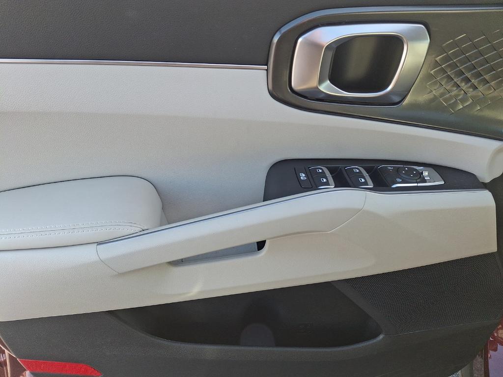 used 2025 Kia Sorento car, priced at $35,105