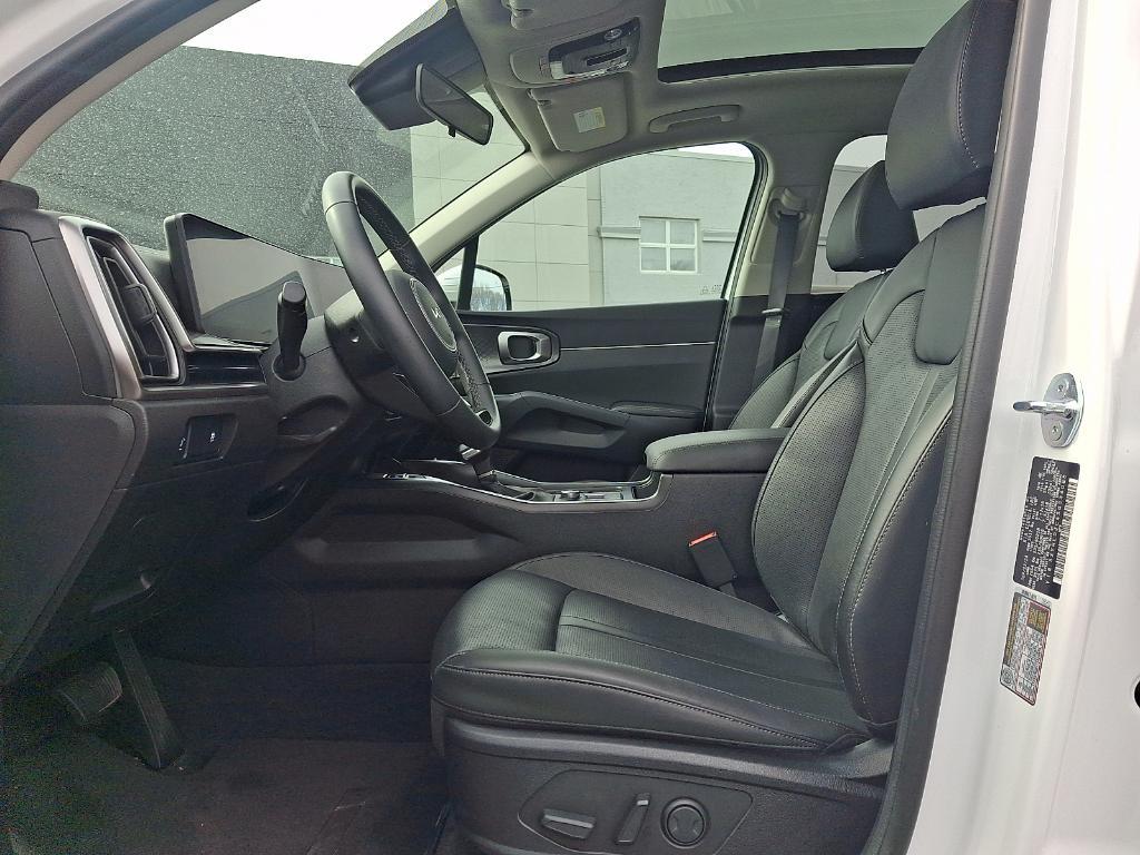 used 2025 Kia Sorento car, priced at $36,984