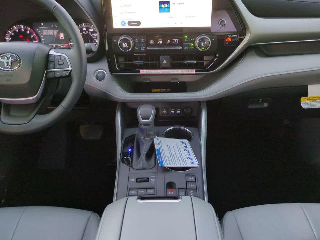 new 2026 Toyota Highlander car, priced at $52,281