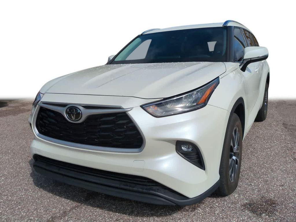 used 2020 Toyota Highlander car, priced at $26,999