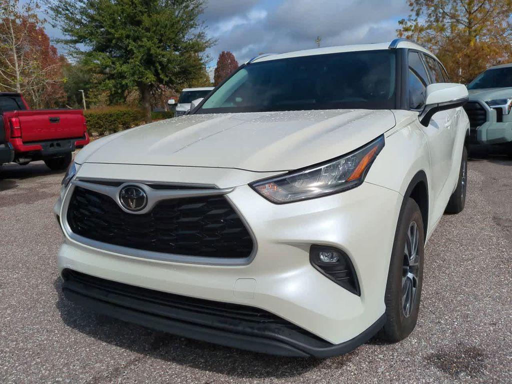 used 2020 Toyota Highlander car, priced at $26,999