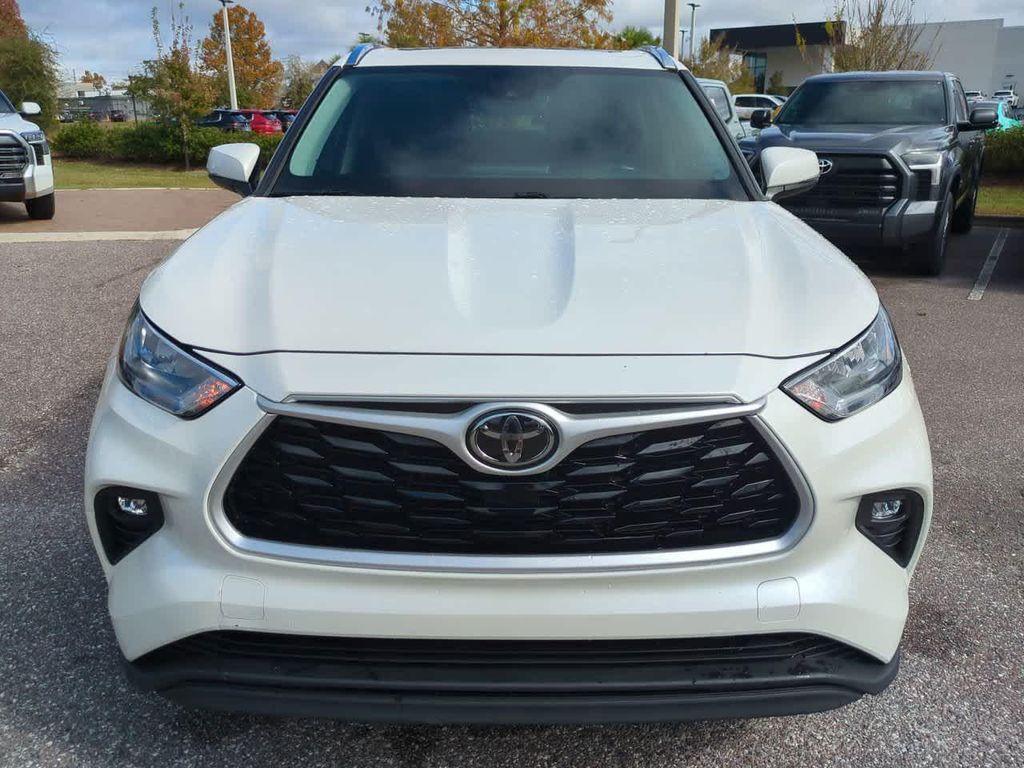used 2020 Toyota Highlander car, priced at $26,999