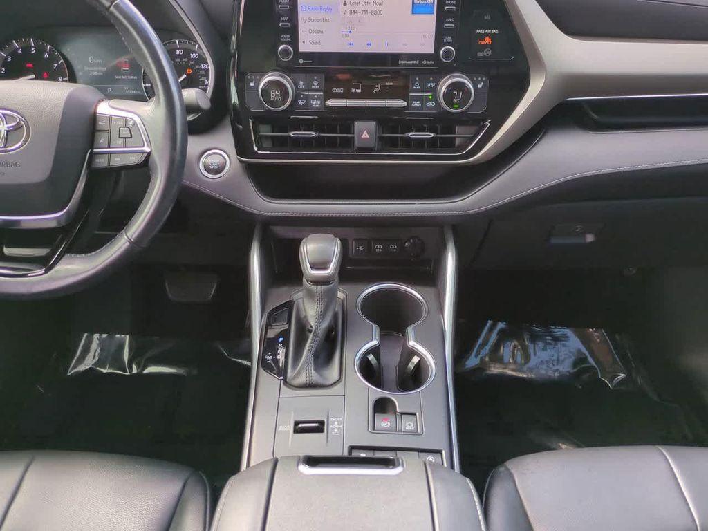 used 2020 Toyota Highlander car, priced at $26,999