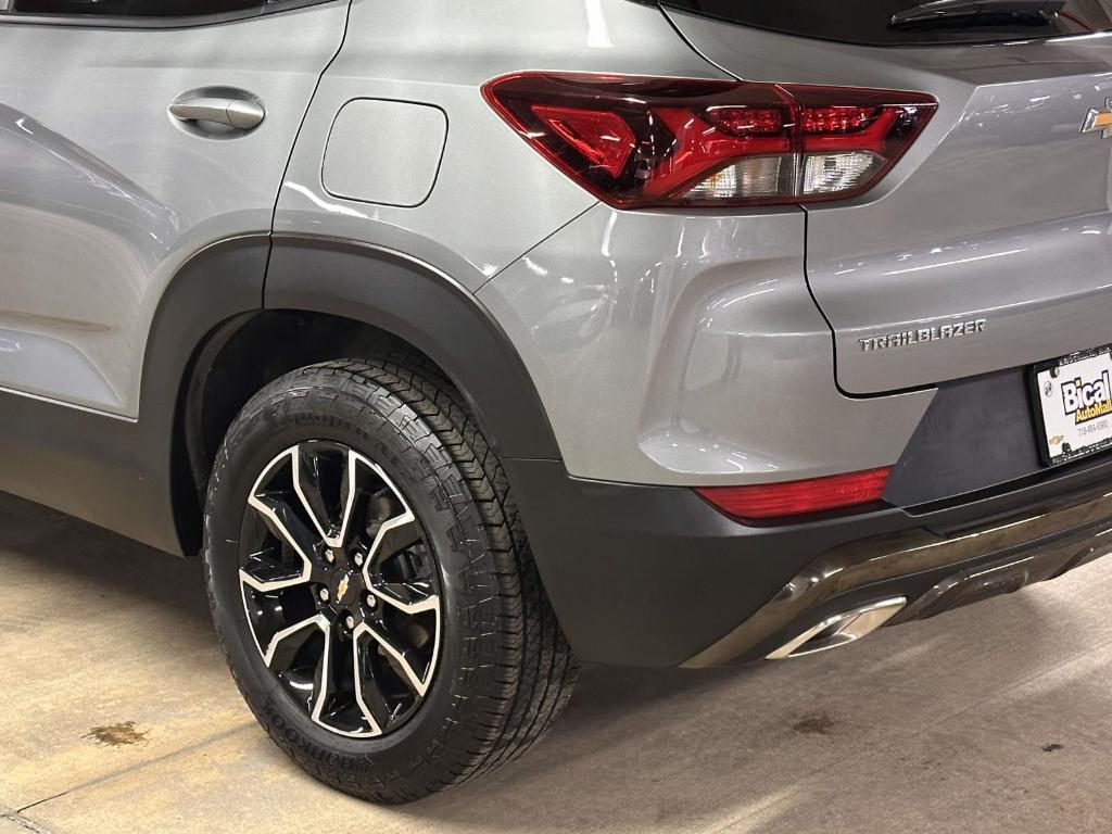 used 2023 Chevrolet TrailBlazer car, priced at $21,817