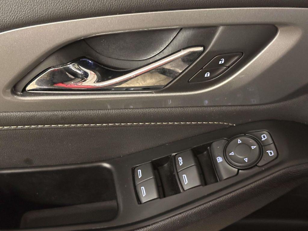 used 2023 Chevrolet Traverse car, priced at $29,069