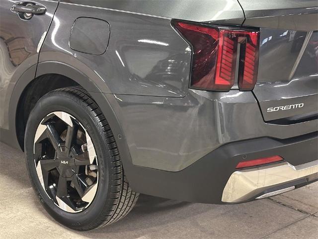 used 2025 Kia Sorento Hybrid car, priced at $35,988