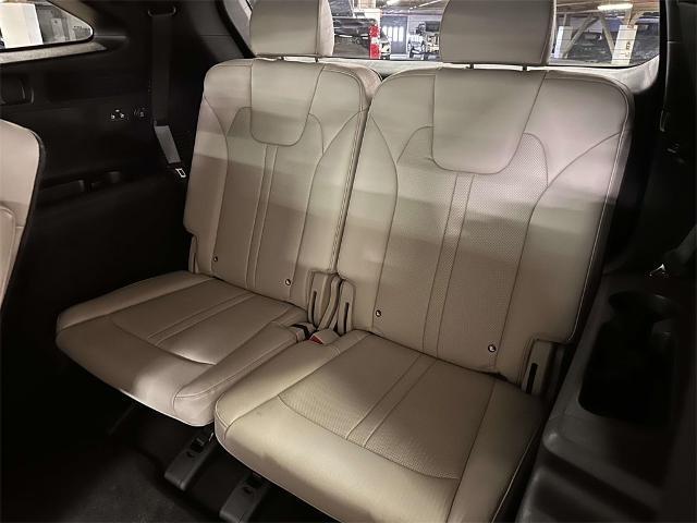 used 2025 Kia Sorento Hybrid car, priced at $35,988