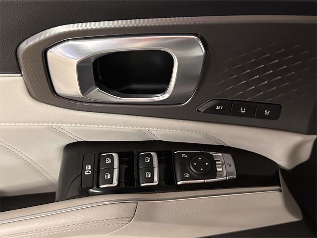 used 2025 Kia Sorento Hybrid car, priced at $35,988