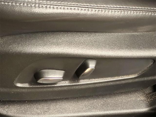 used 2024 Cadillac XT5 car, priced at $35,988