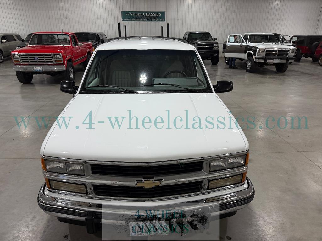 used 1994 Chevrolet Suburban car, priced at $13,900