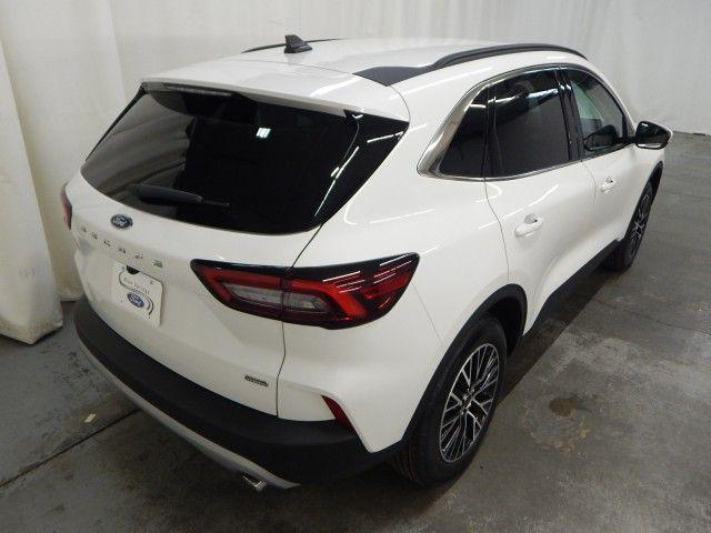 new 2025 Ford Escape PHEV car, priced at $28,326