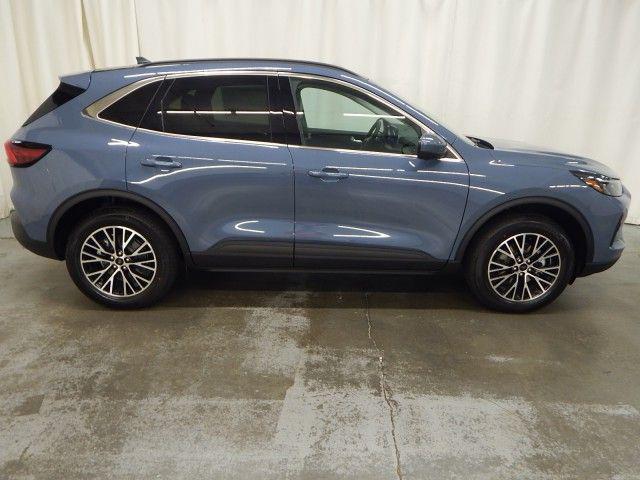 new 2026 Ford Escape PHEV car, priced at $37,015