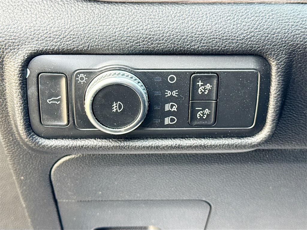 used 2021 Ford Explorer car, priced at $20,943