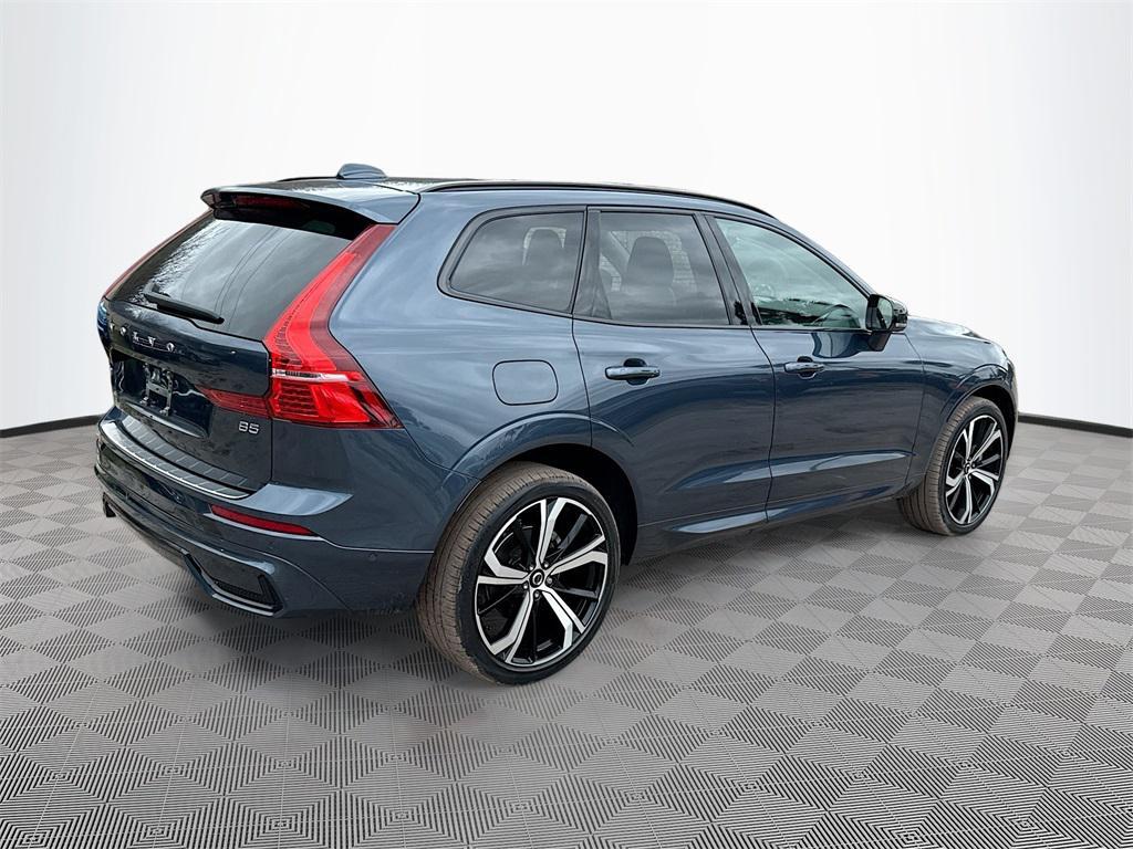 used 2023 Volvo XC60 car, priced at $32,470