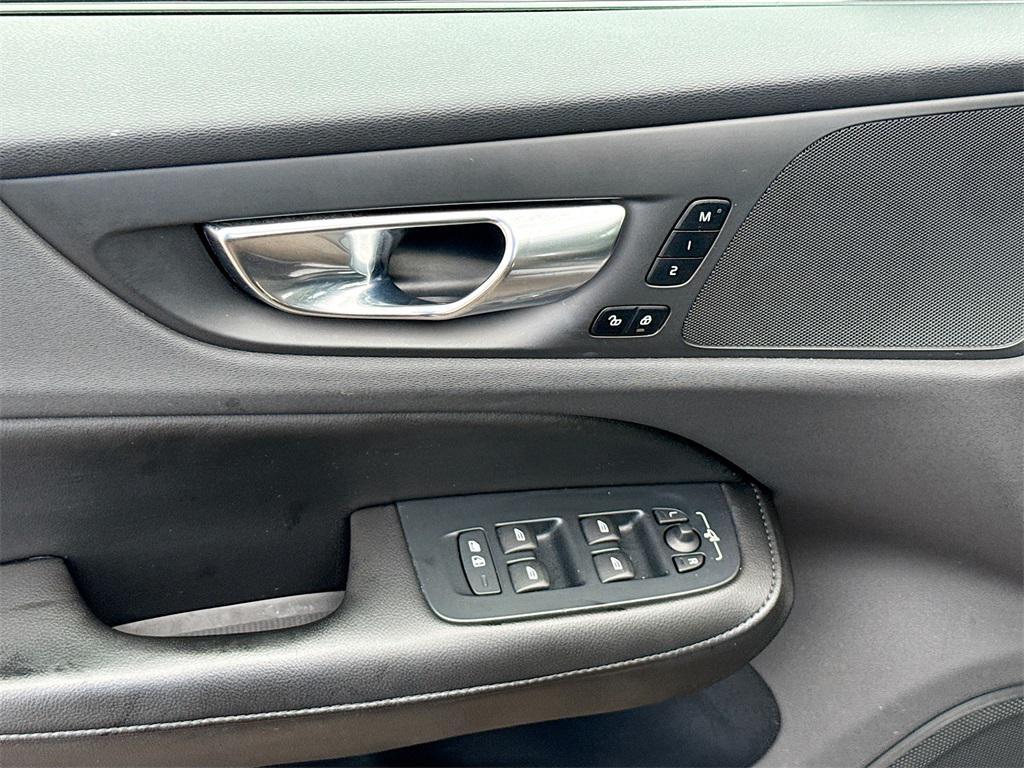 used 2022 Volvo S60 Recharge Plug-In Hybrid car, priced at $20,375