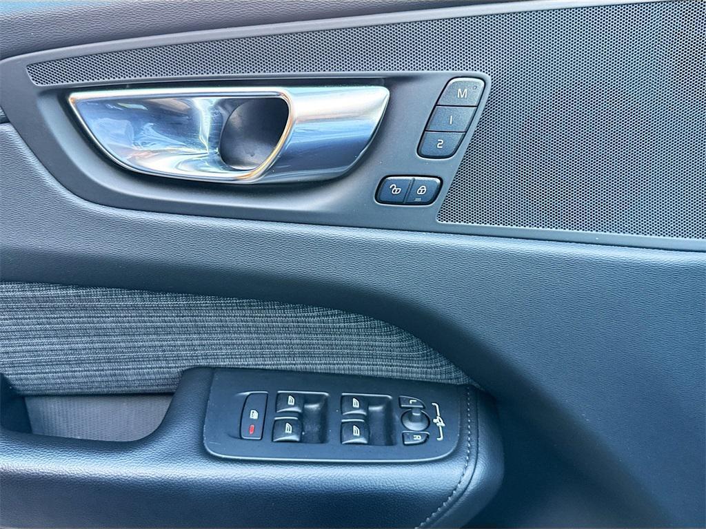 used 2023 Volvo XC60 car, priced at $27,968