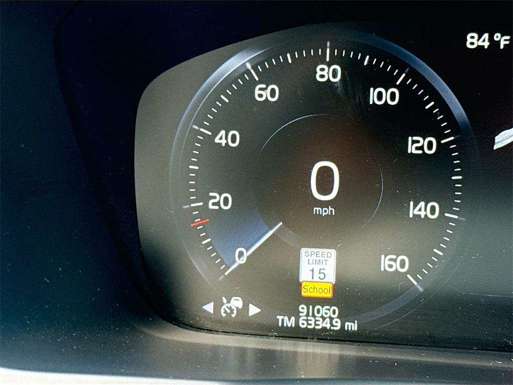 used 2022 Volvo XC90 car, priced at $26,290