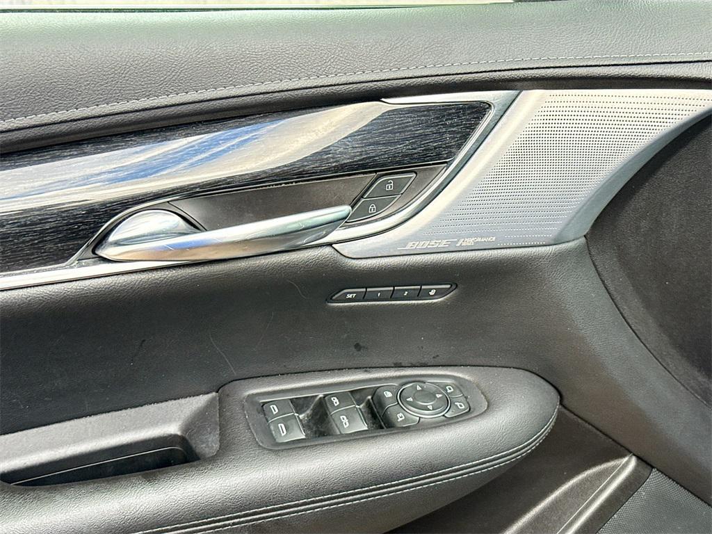 used 2023 Cadillac XT5 car, priced at $22,859