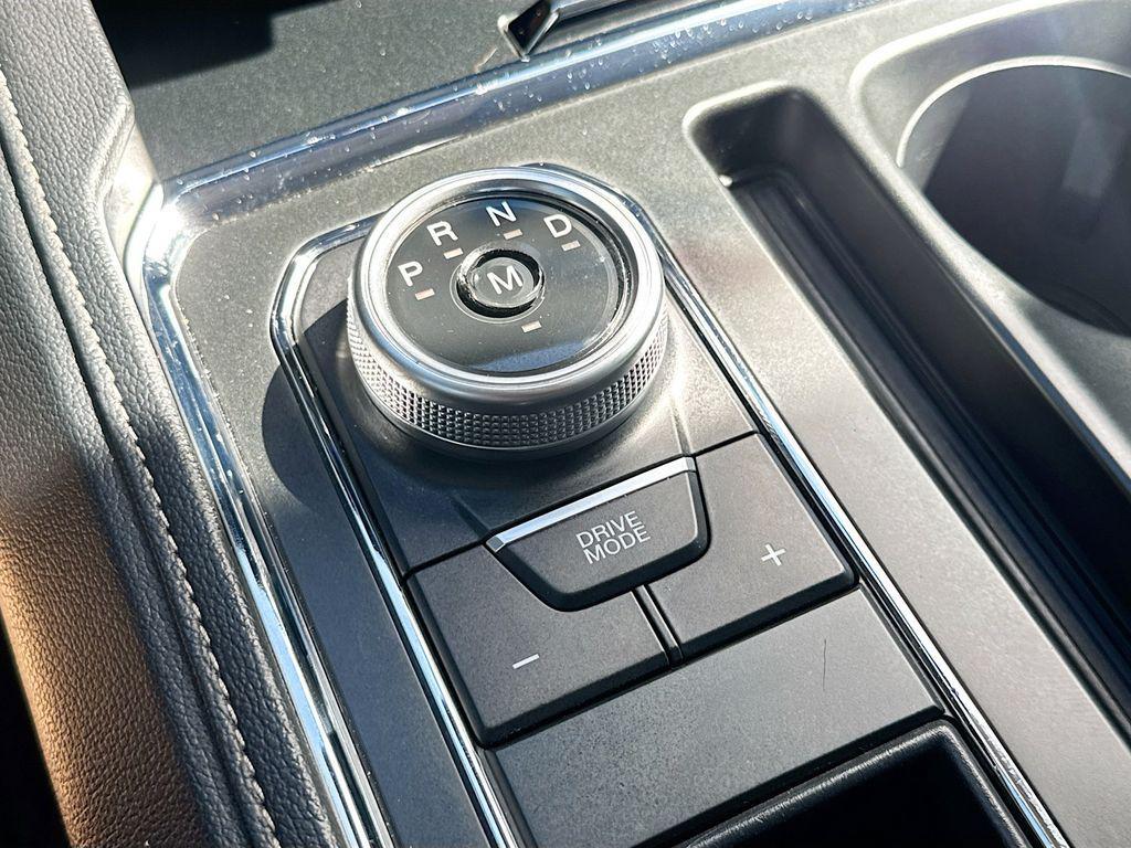 used 2023 Ford Expedition car, priced at $40,354