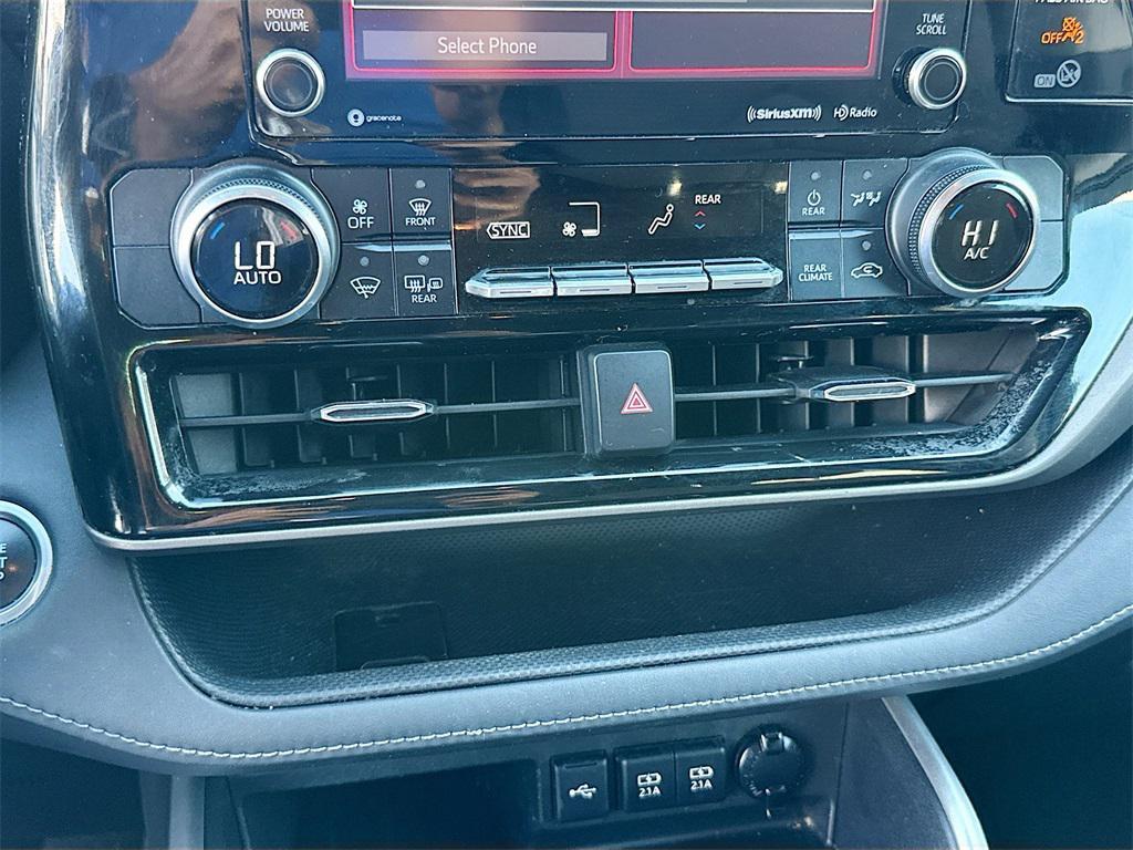 used 2021 Toyota Highlander car, priced at $21,481