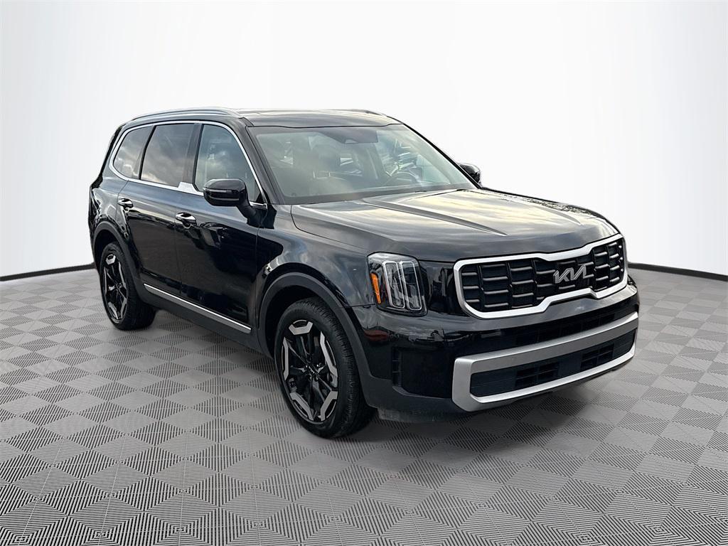 used 2024 Kia Telluride car, priced at $28,226