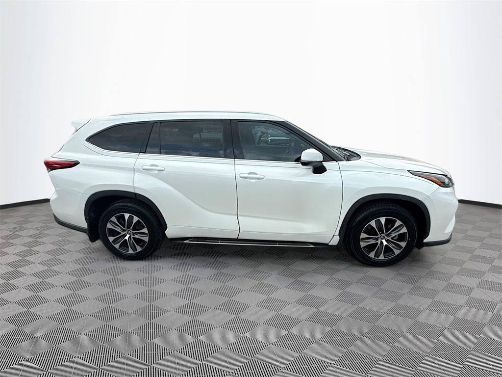 used 2021 Toyota Highlander car, priced at $23,787