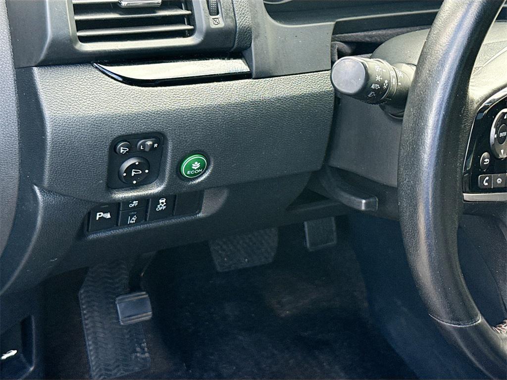 used 2022 Honda Pilot car, priced at $26,067