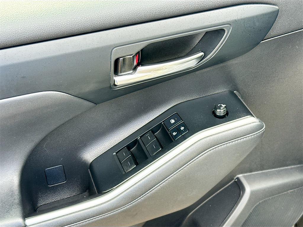 used 2022 Toyota Highlander car, priced at $27,821