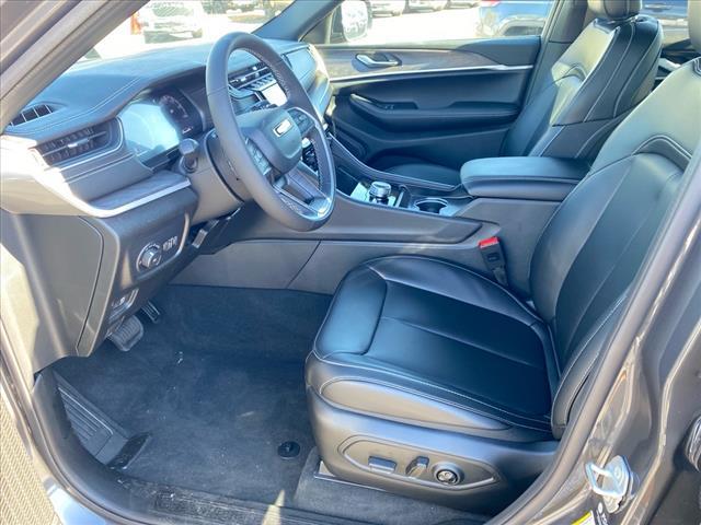 new 2025 Jeep Grand Cherokee car, priced at $47,884