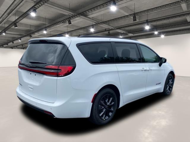 new 2025 Chrysler Pacifica car, priced at $45,809