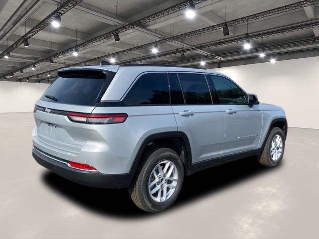 new 2025 Jeep Grand Cherokee car, priced at $39,925