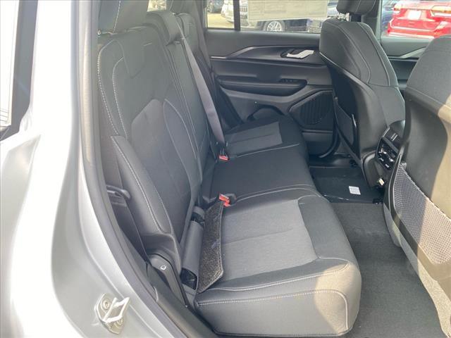 new 2025 Jeep Grand Cherokee car, priced at $39,925