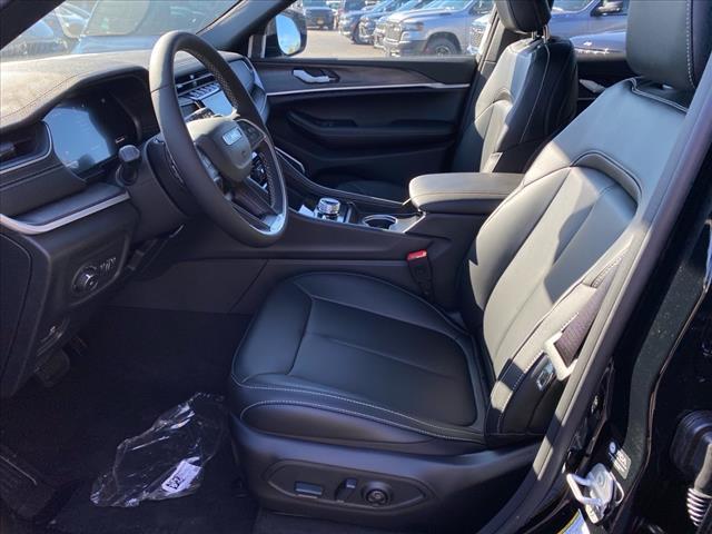 new 2025 Jeep Grand Cherokee car, priced at $47,145