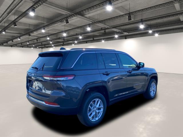new 2025 Jeep Grand Cherokee car, priced at $42,300