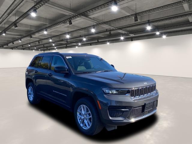 new 2025 Jeep Grand Cherokee car, priced at $42,300