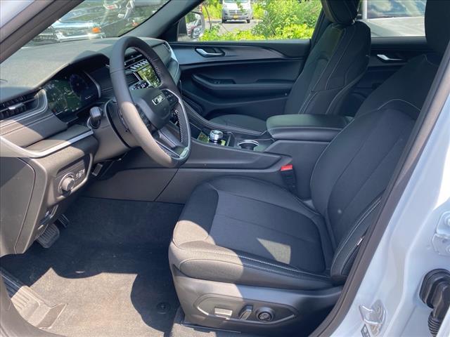 new 2025 Jeep Grand Cherokee L car, priced at $38,839