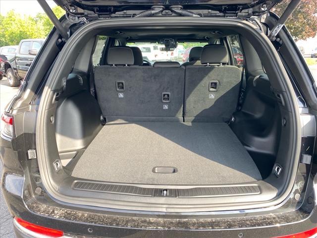 new 2025 Jeep Grand Cherokee car, priced at $42,175