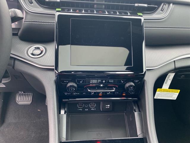 new 2025 Jeep Grand Cherokee car, priced at $42,300