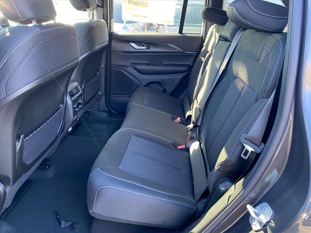 new 2025 Jeep Grand Cherokee car, priced at $42,670