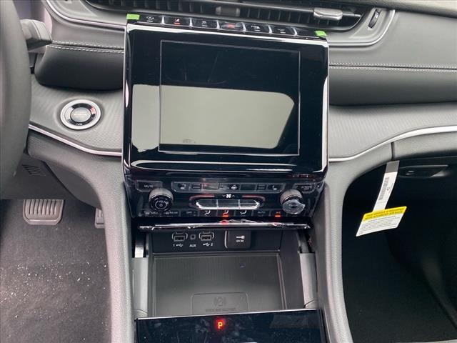 new 2025 Jeep Grand Cherokee car, priced at $42,670