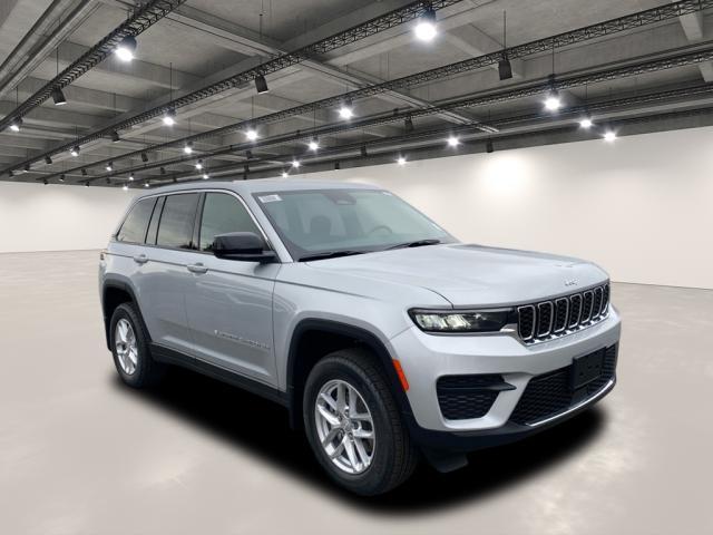 new 2025 Jeep Grand Cherokee car, priced at $42,670