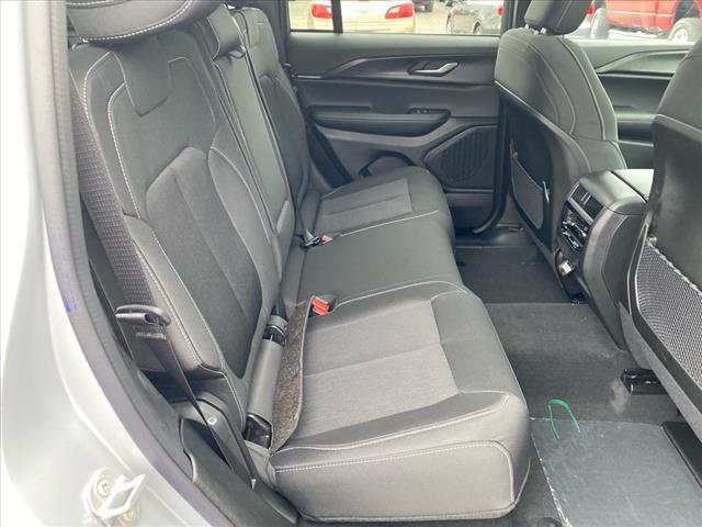 new 2025 Jeep Grand Cherokee car, priced at $42,670