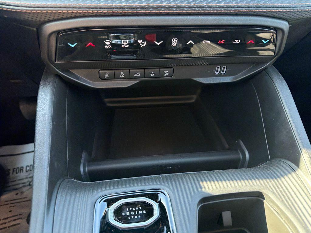 new 2026 Jeep Cherokee car, priced at $45,660