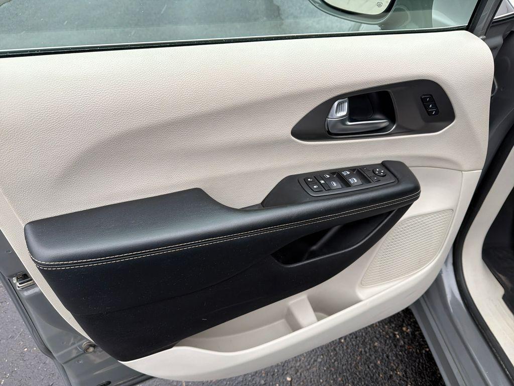 used 2022 Chrysler Pacifica car, priced at $19,490