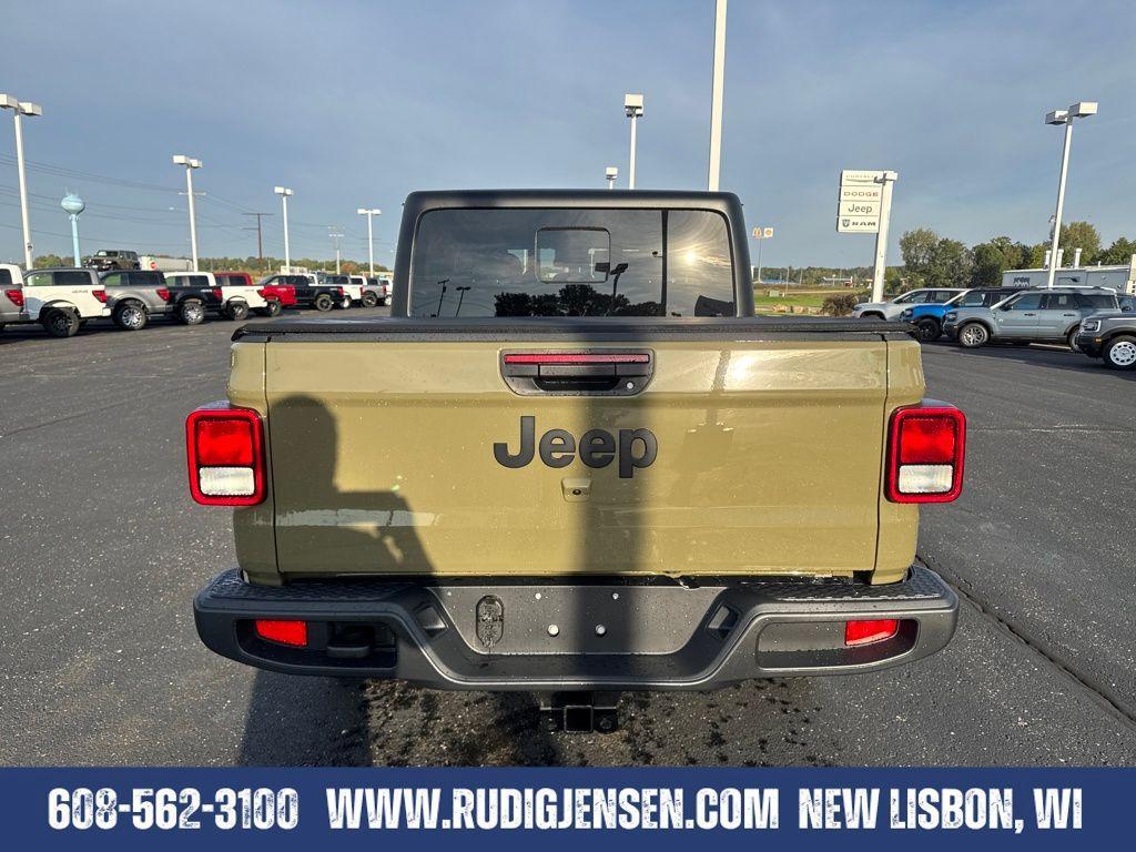 new 2025 Jeep Gladiator car, priced at $48,219